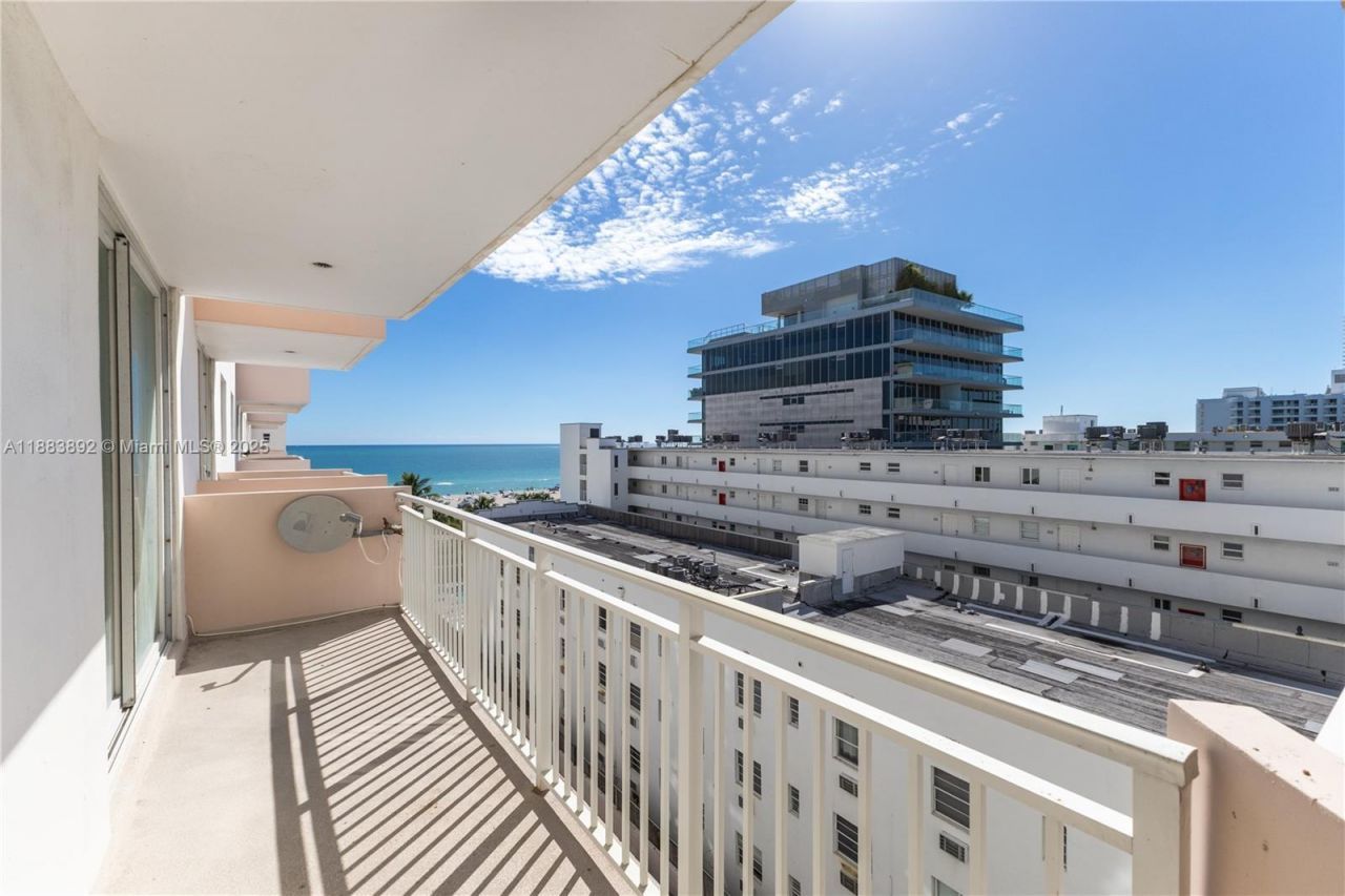 345 Ocean Dr, Unit 707, Miami Beach, FL 33139 Photo