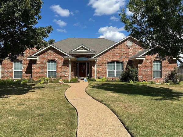 394 Sunland Park, Robinson, TX 76706
