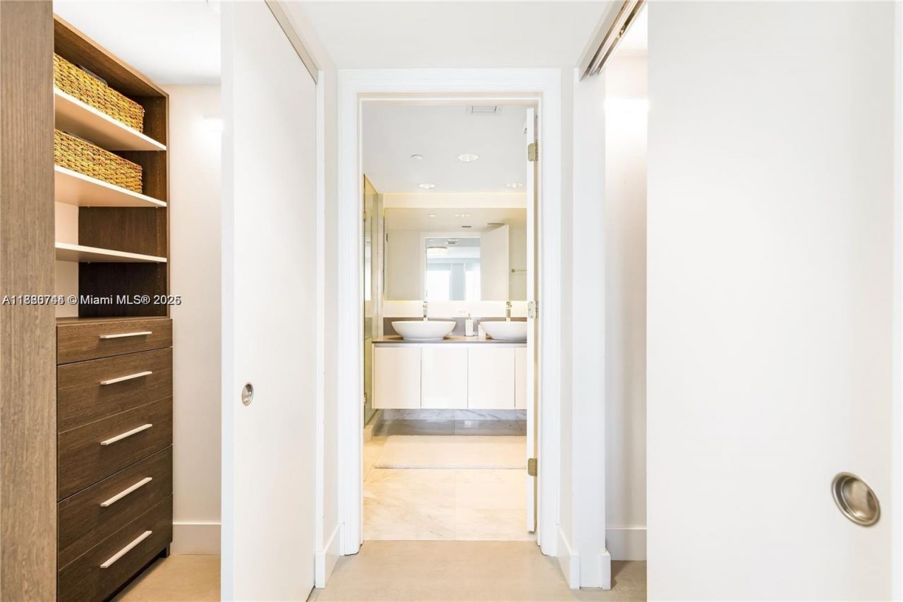 9821 E Bay Harbor Dr, Unit 503, Bay Harbor Islands, FL 33154 Photo