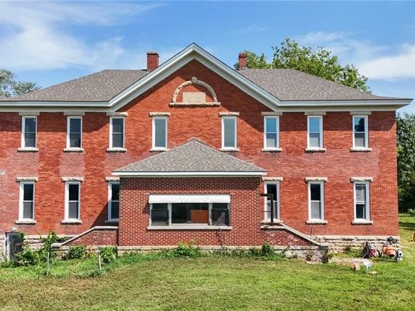 16010 Fairview Road, Oskaloosa, KS 66066