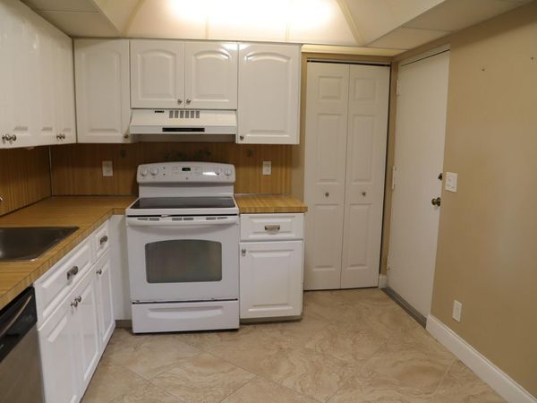 6400 NW 2nd Avenue, Unit 423, Boca Raton, FL 33487