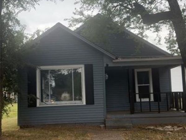 733 Matthews Avenue, Sikeston, MO 63801