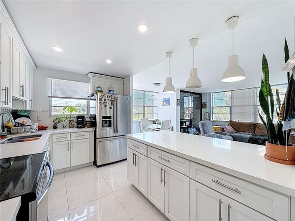 2751 Taft St, Unit 304, Hollywood, FL 33020