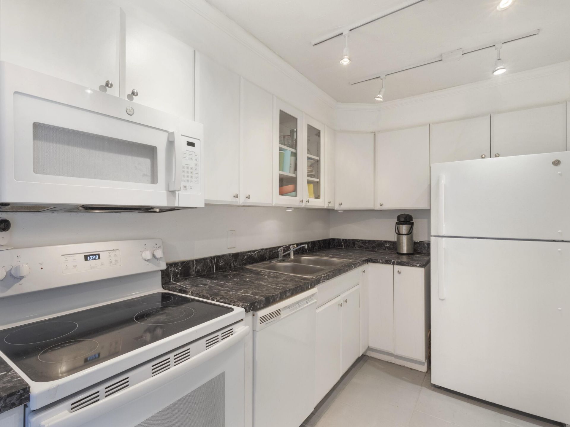 1500 Presidential Way, Unit 202, West Palm Beach, FL 33401 Photo