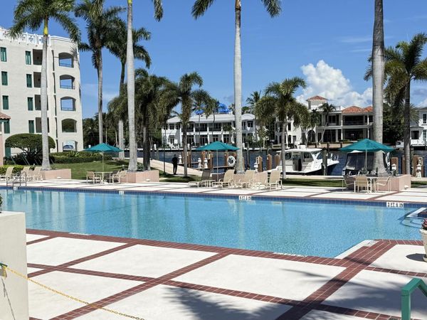 100 SE 5th Avenue, Unit 406, Boca Raton, FL 33432