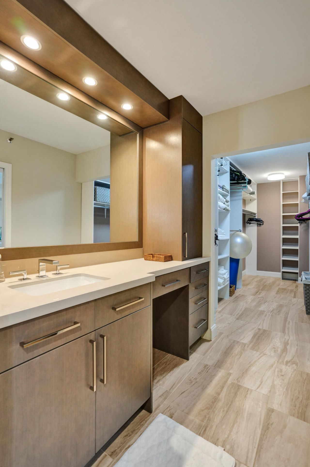 100 SE 5th Avenue, Unit 406, Boca Raton, FL 33432 Photo