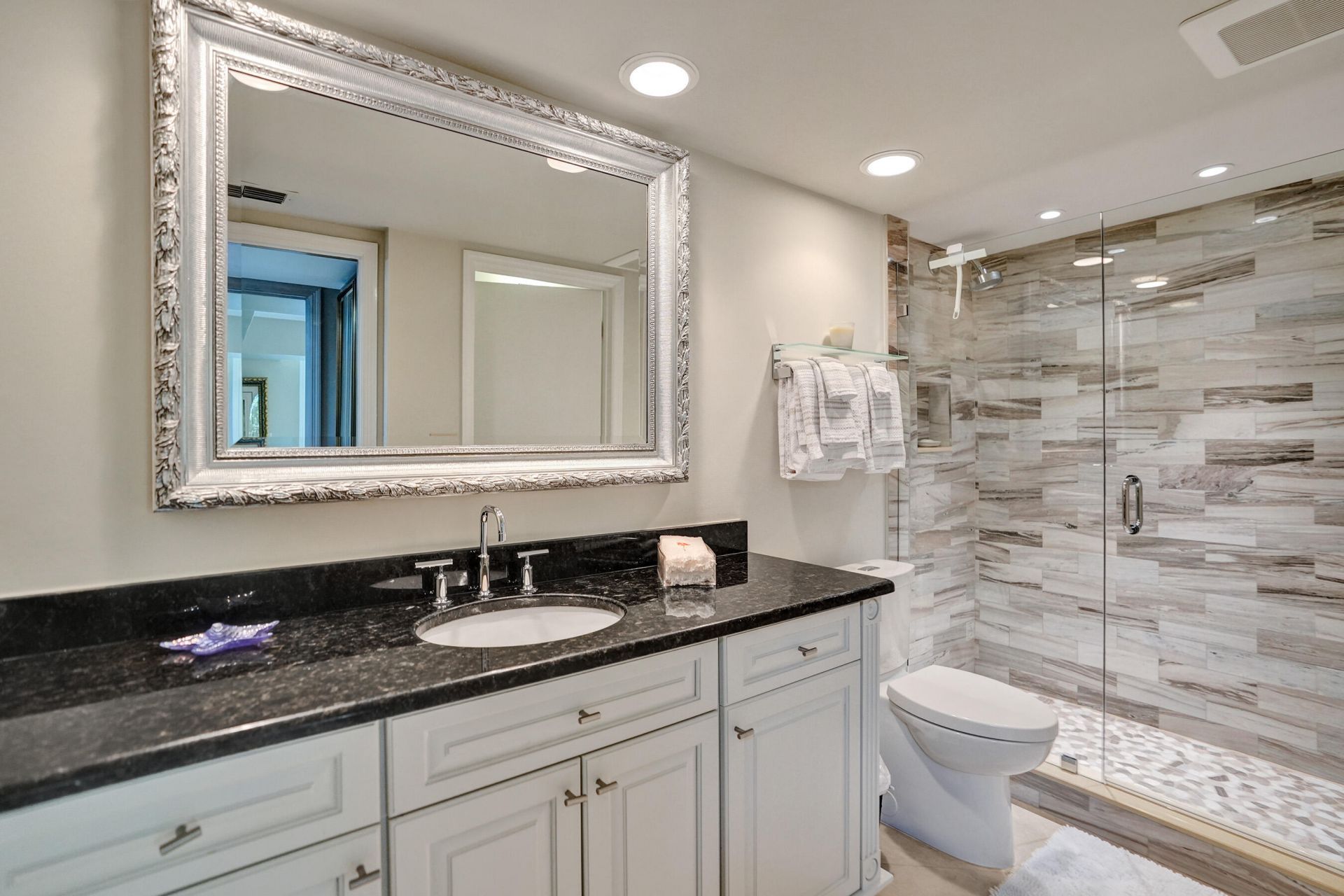 100 SE 5th Avenue, Unit 406, Boca Raton, FL 33432 Photo