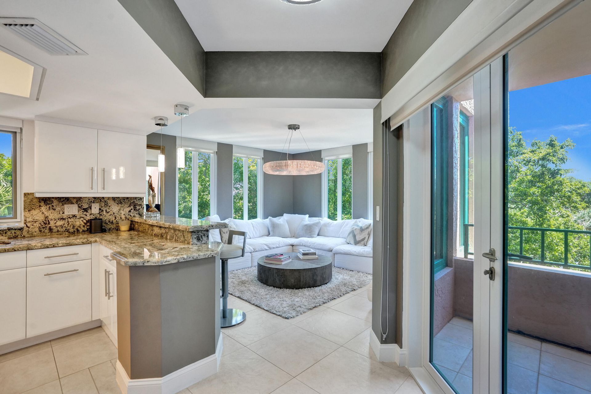 100 SE 5th Avenue, Unit 406, Boca Raton, FL 33432 Photo