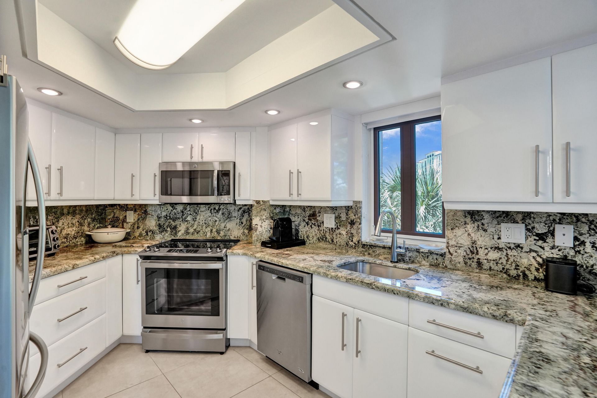 100 SE 5th Avenue, Unit 406, Boca Raton, FL 33432 Photo