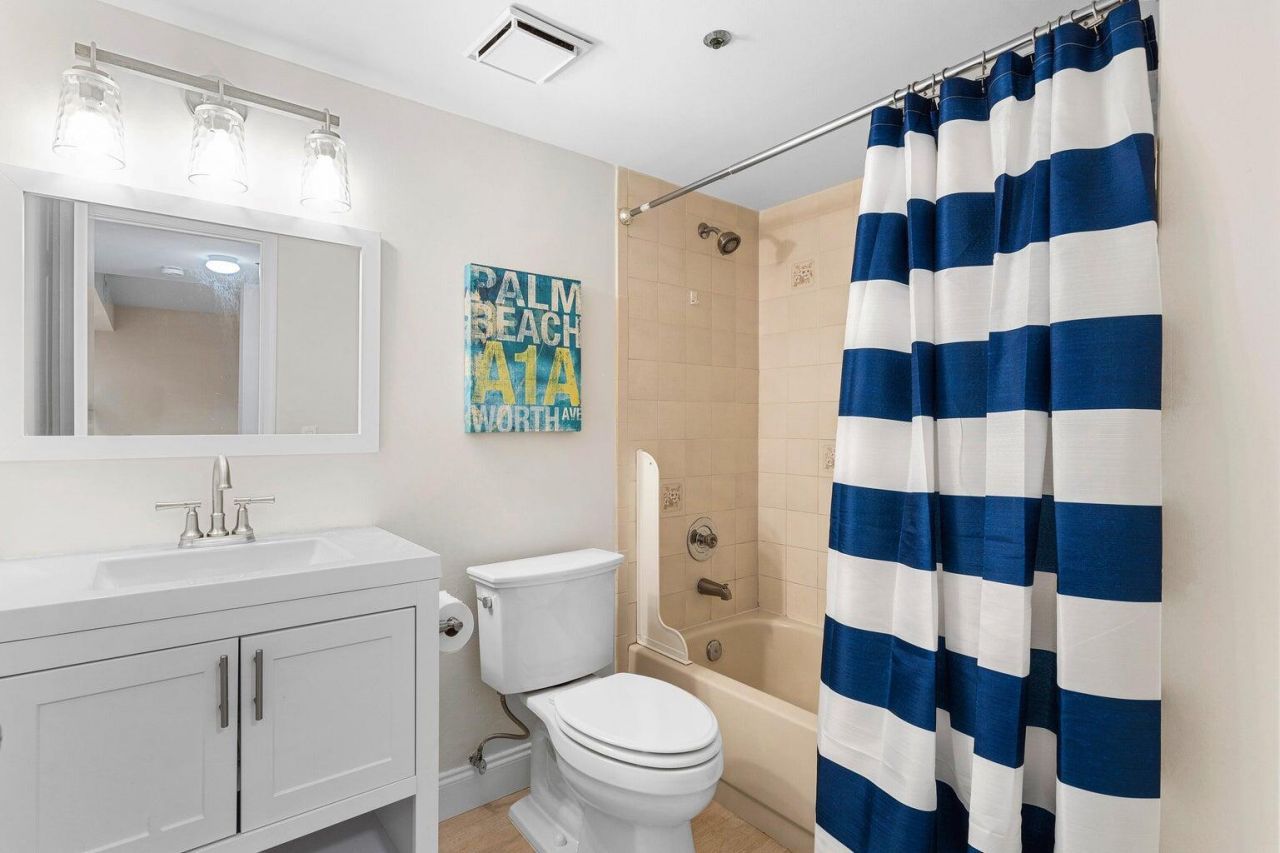 700 Uno Lago Drive, Unit 303, Juno Beach, FL 33408 Photo