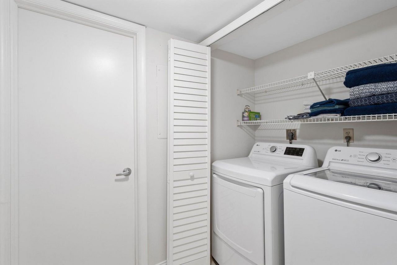 700 Uno Lago Drive, Unit 303, Juno Beach, FL 33408 Photo