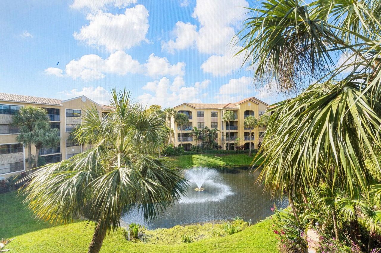 700 Uno Lago Drive, Unit 303, Juno Beach, FL 33408 Photo