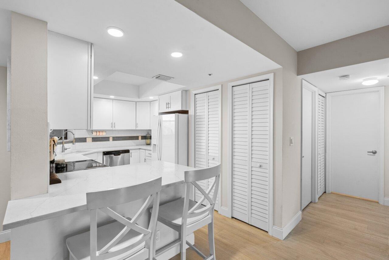 700 Uno Lago Drive, Unit 303, Juno Beach, FL 33408 Photo