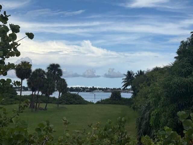 5820 N Flagler Drive, West Palm Beach, FL 33407 Photo