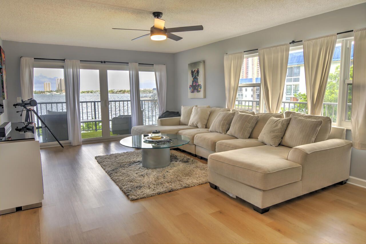 3040 Lake Shore Drive, Unit 305, Riviera Beach, FL 33404 Photo