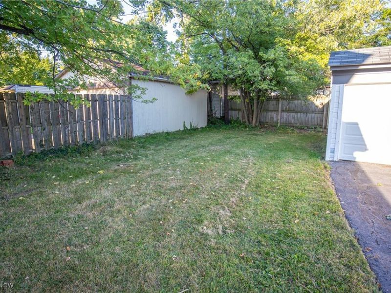 2119 Rossmoor Road, Cleveland, OH 44118 Photo 10