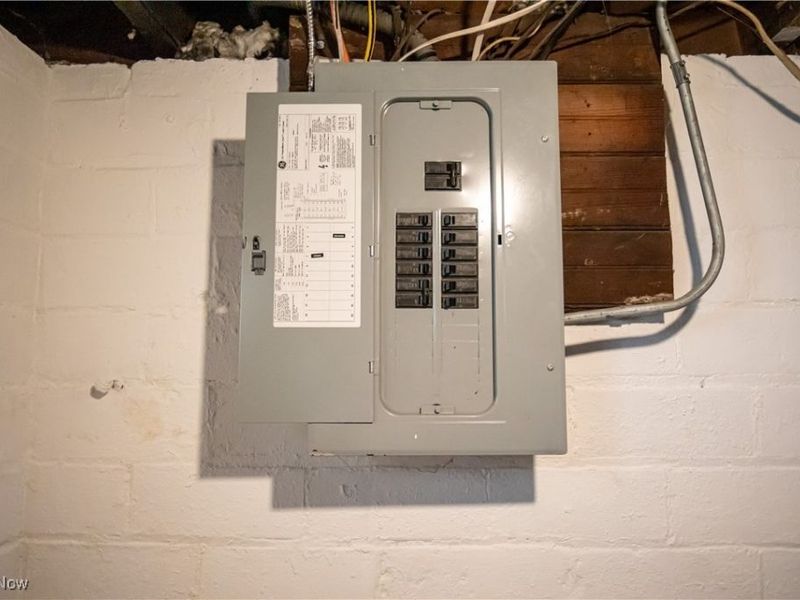 2119 Rossmoor Road, Cleveland, OH 44118 Photo 12