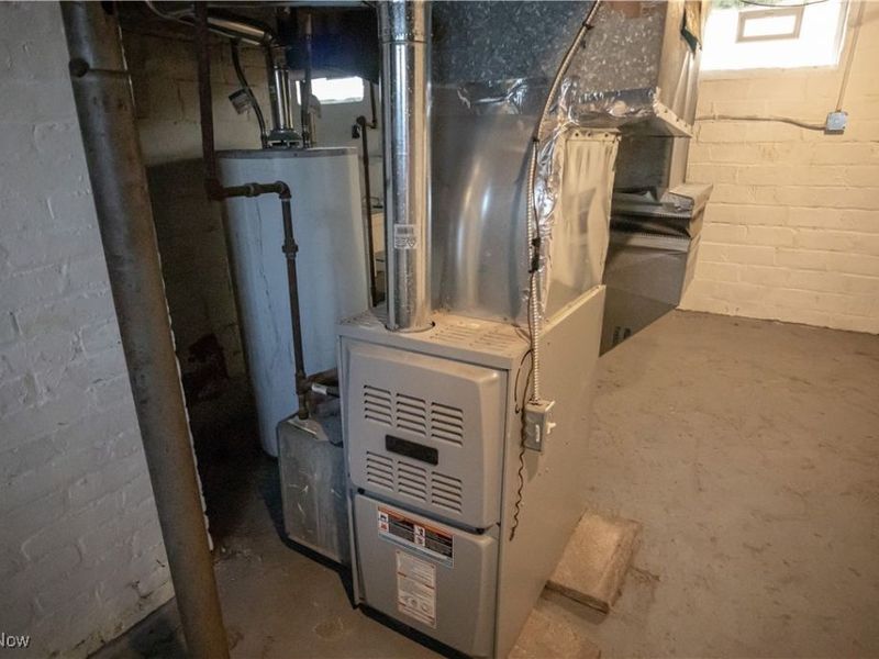 2119 Rossmoor Road, Cleveland, OH 44118 Photo 13