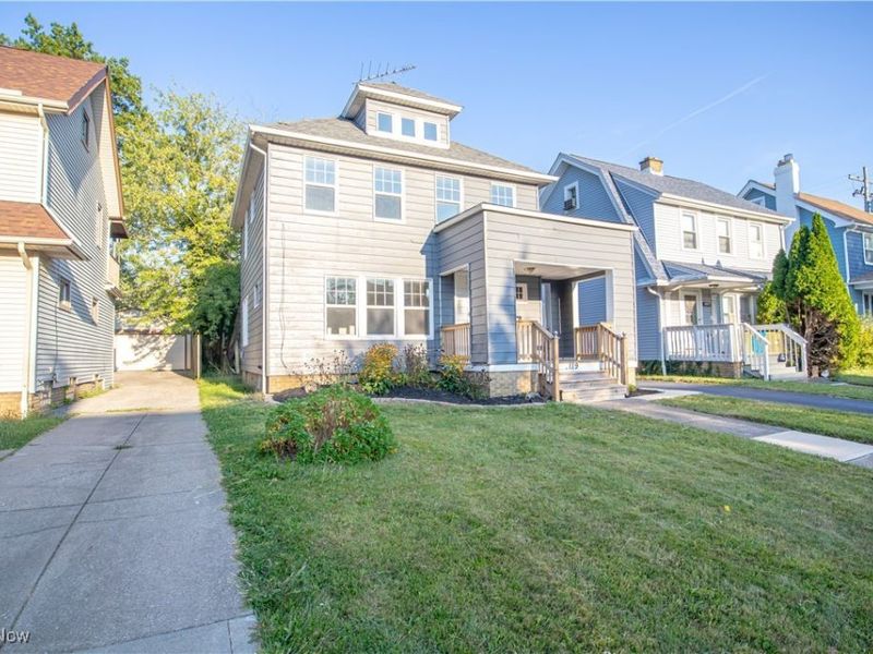 2119 Rossmoor Road, Cleveland, OH 44118 Photo 2