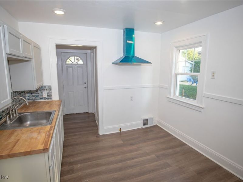 2119 Rossmoor Road, Cleveland, OH 44118 Photo 23