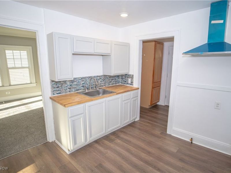 2119 Rossmoor Road, Cleveland, OH 44118 Photo 24