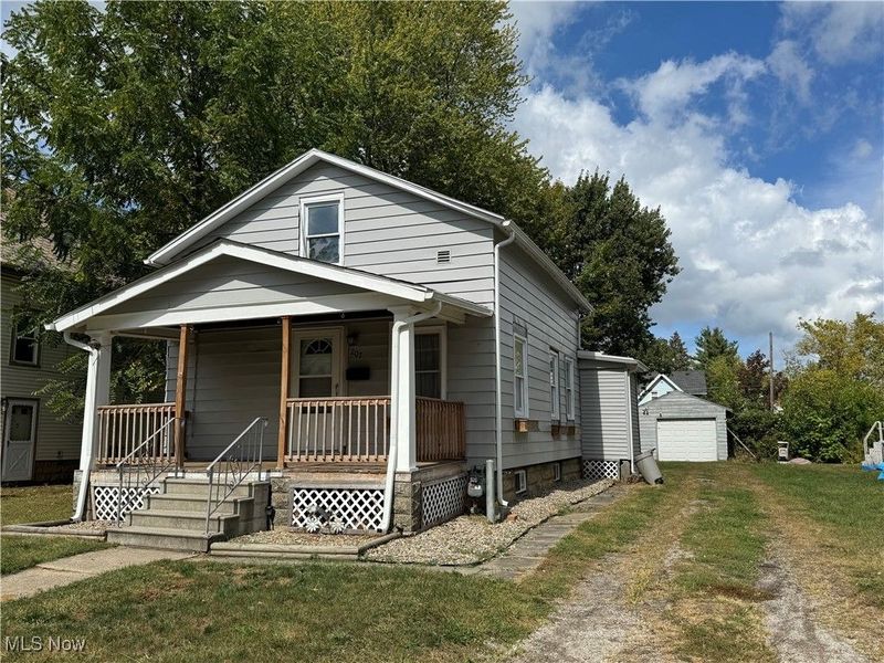 207 Erie Street, Elyria, OH 44035 Photo 1