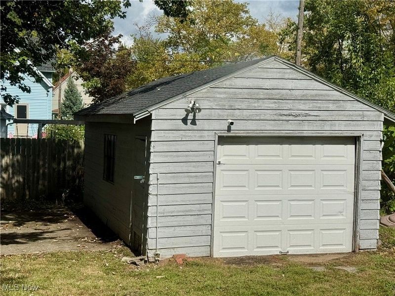 207 Erie Street, Elyria, OH 44035 Photo 15