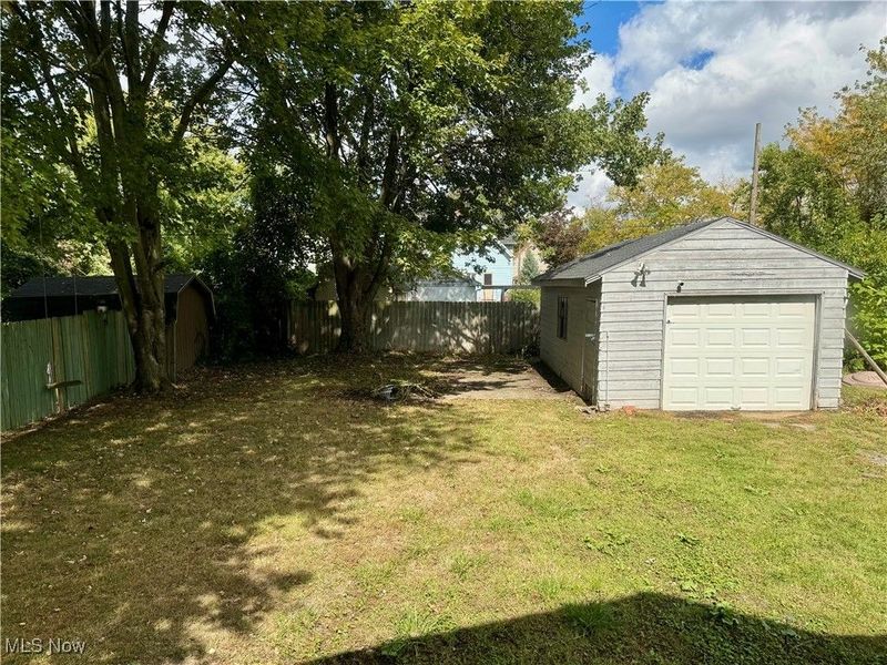 207 Erie Street, Elyria, OH 44035 Photo 16