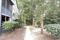 7945 Edgebrook Circle photo 4