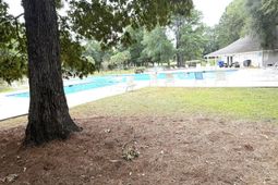 7945 Edgebrook Circle photo 4