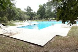 7945 Edgebrook Circle photo 4