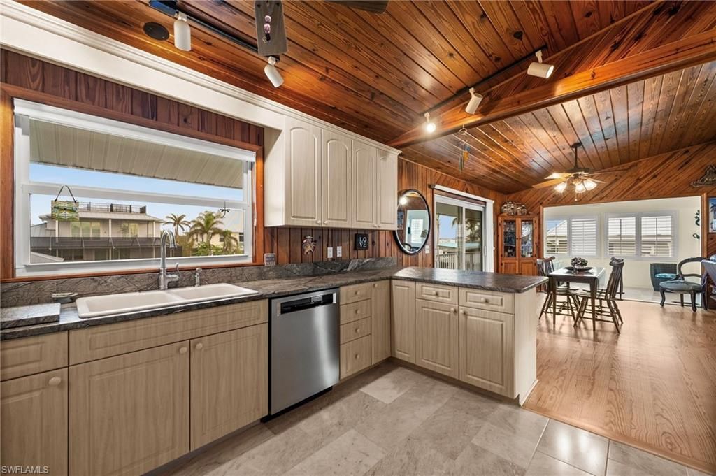 2324 Cherimoya Ln, Saint James City, FL 33956 Photo