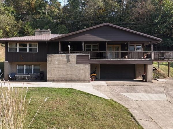 2853 Lake Washington Road, Washington, WV 26181