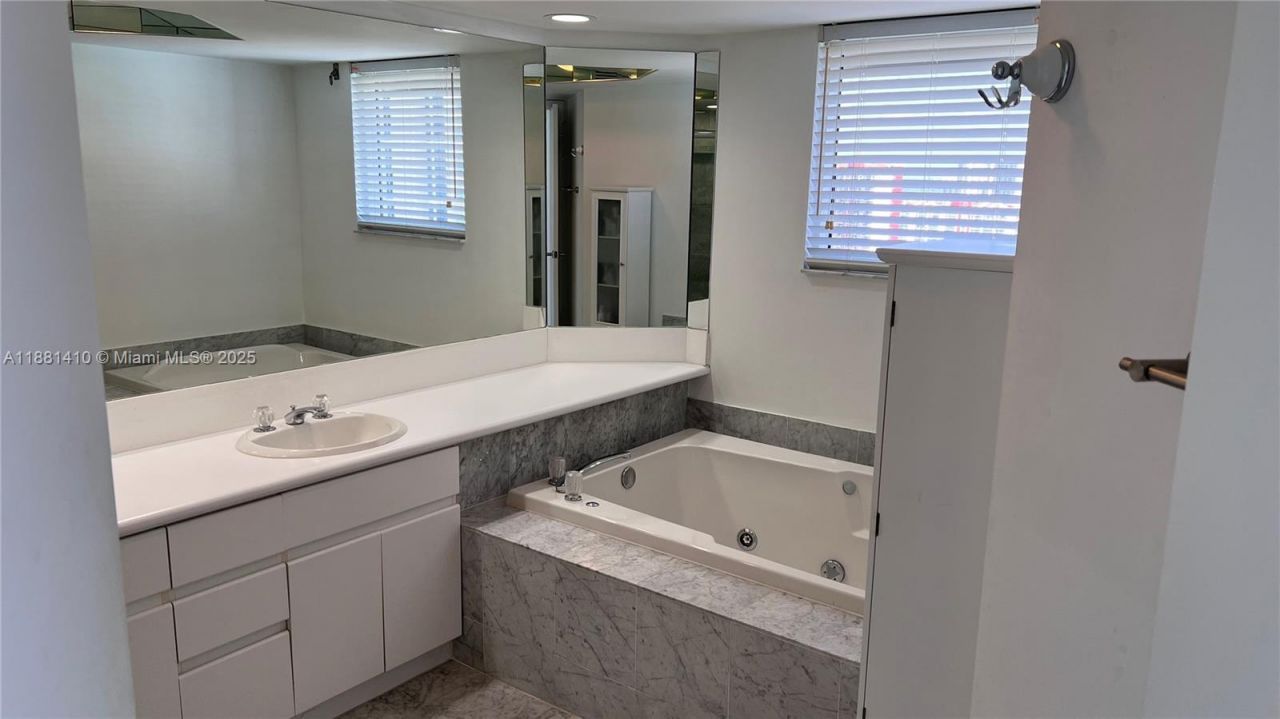 16485 Collins Ave, Unit 2334, Sunny Isles Beach, FL 33160 Photo