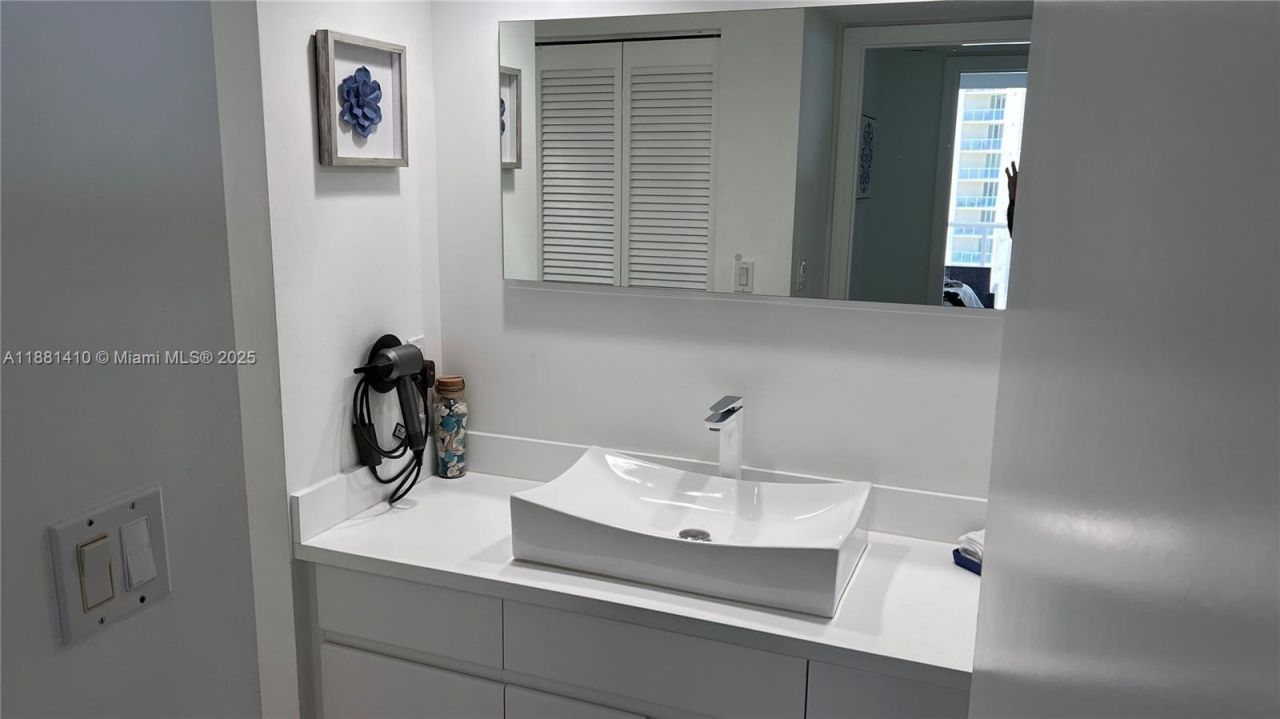 16485 Collins Ave, Unit 2334, Sunny Isles Beach, FL 33160 Photo