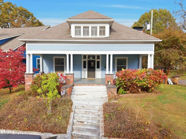 1300 Kenyon St, Knoxville, TN 37917