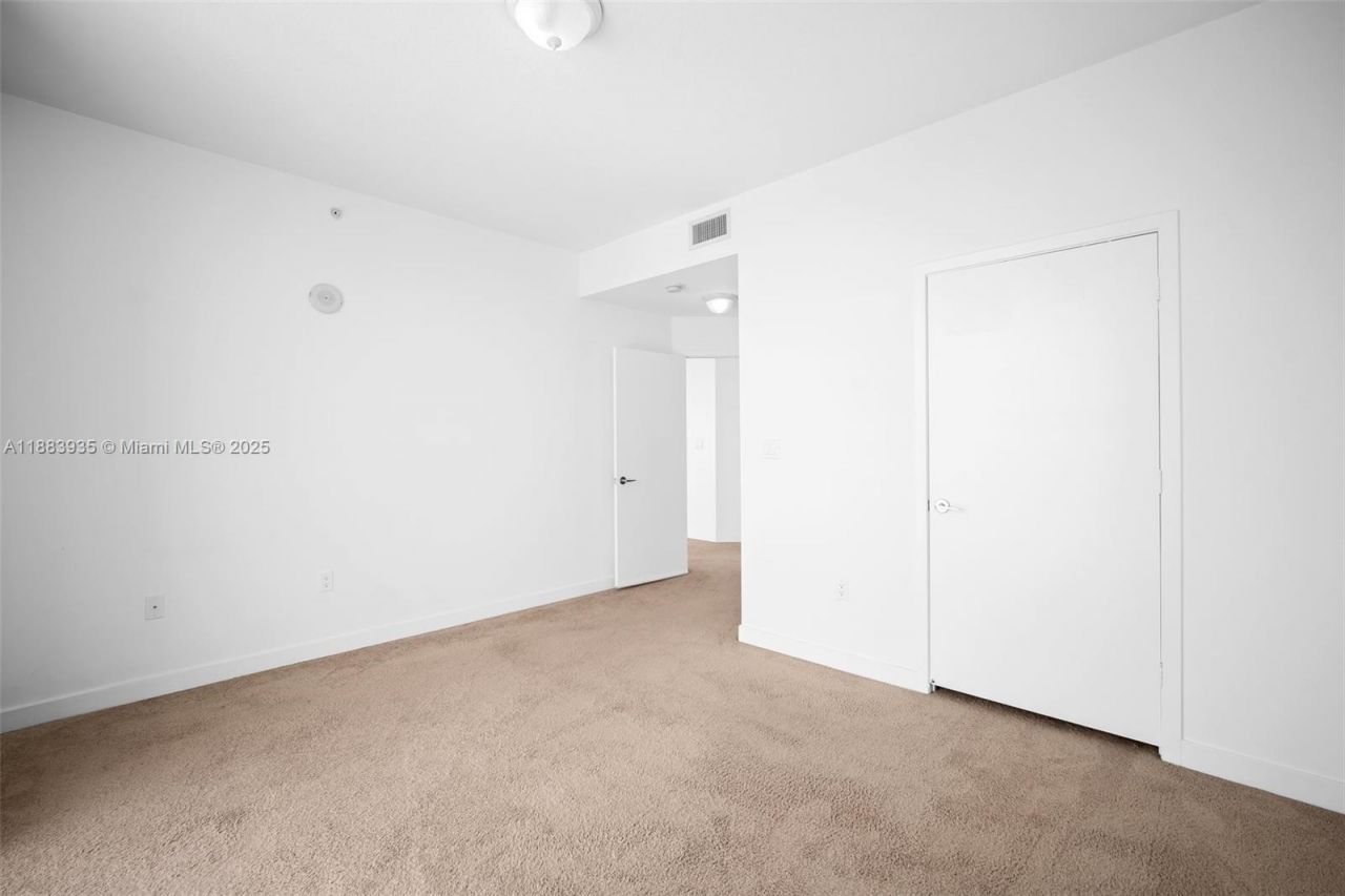 79 SW 12th St, Unit 2512-S, Miami, FL 33130 Photo