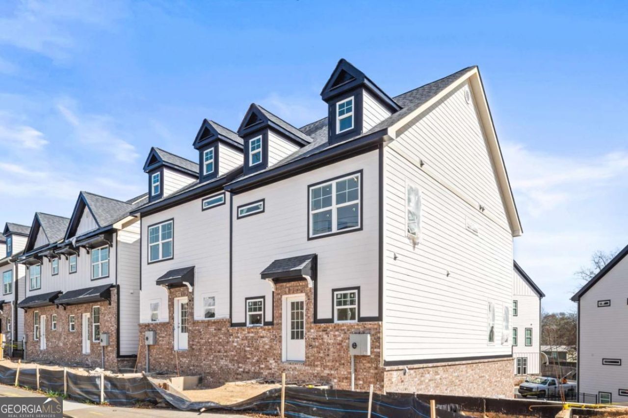 1971 Hollywood Road Nw, Unit 16, Atlanta, GA 30318 Main Photo