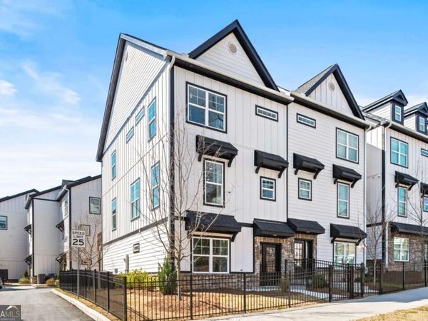 1967 Hollywood Road NW, Unit 18, Atlanta, GA 30318