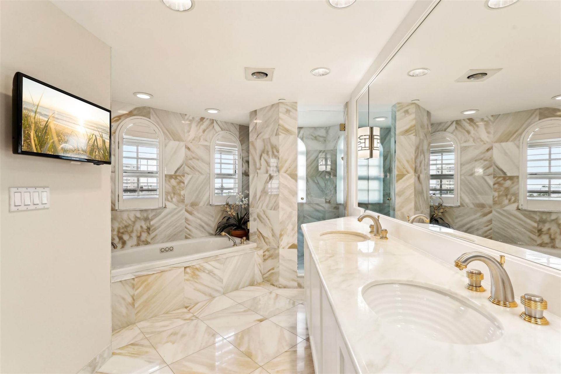 301 N Birch Road, Unit 6N, Fort Lauderdale, FL 33304 Photo