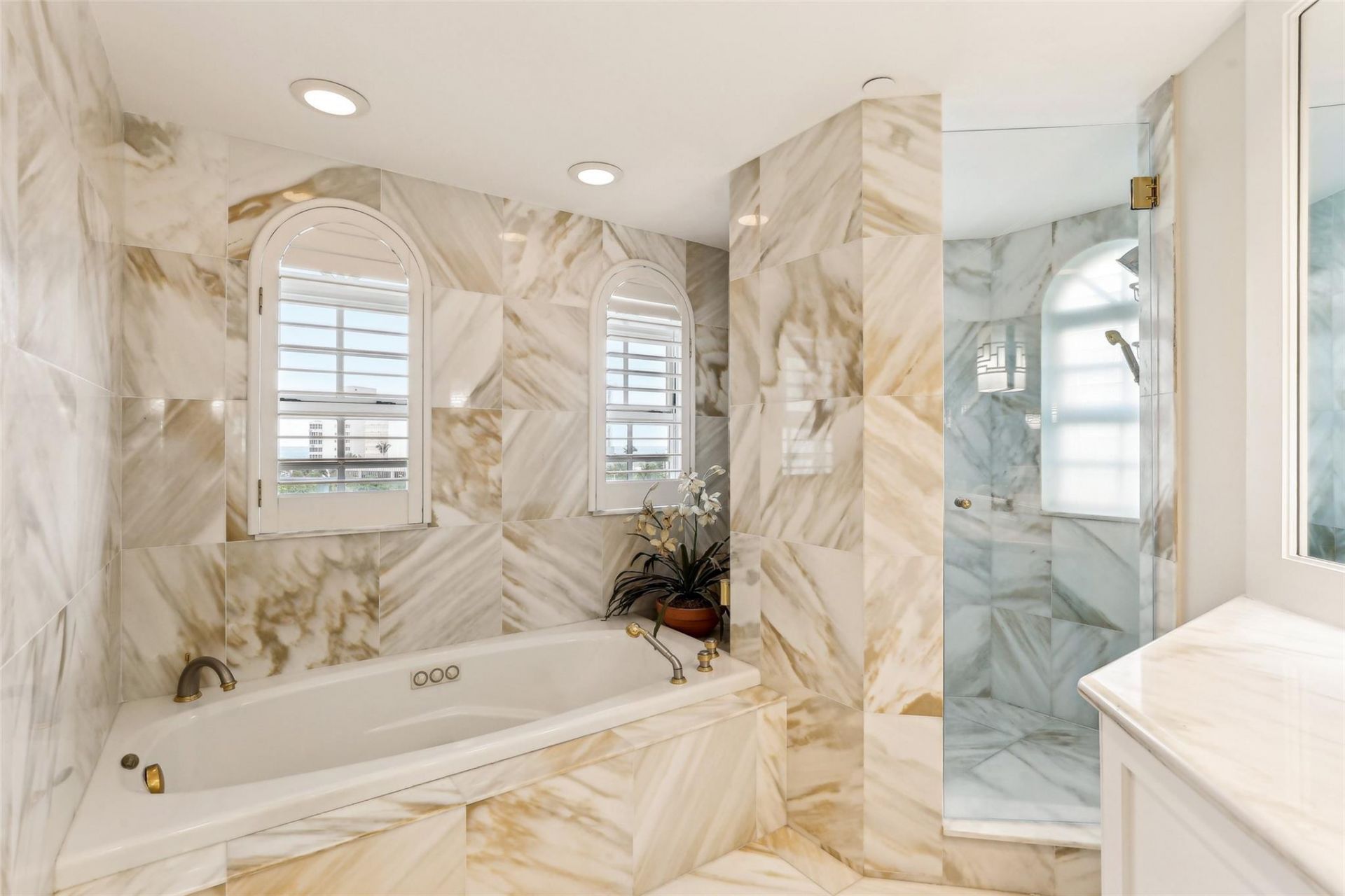 301 N Birch Road, Unit 6N, Fort Lauderdale, FL 33304 Photo