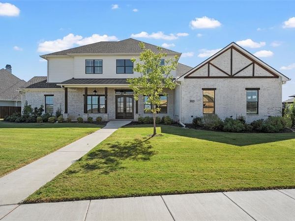 900 Glorietta Drive, McGregor, TX 76657