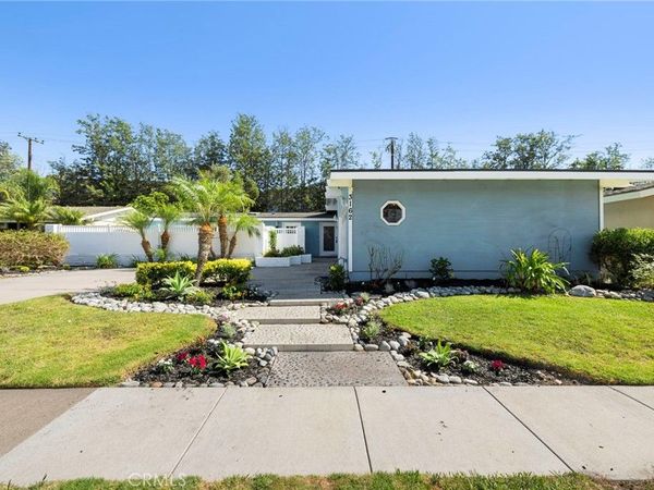 3162 Yellowtail Dr., Rossmoor, CA 90720