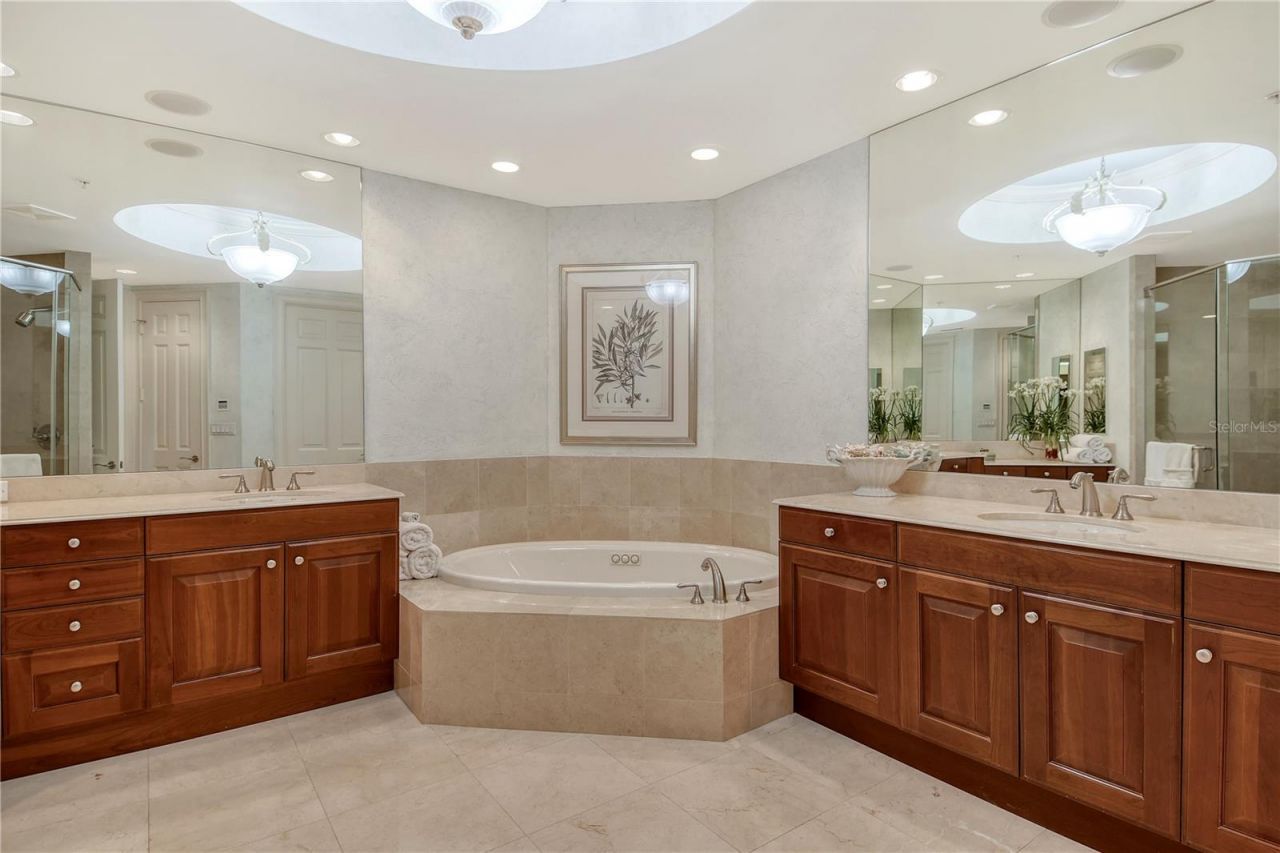 1300 Benjamin Franklin Drive, Unit 709, Sarasota, FL 34236 Photo