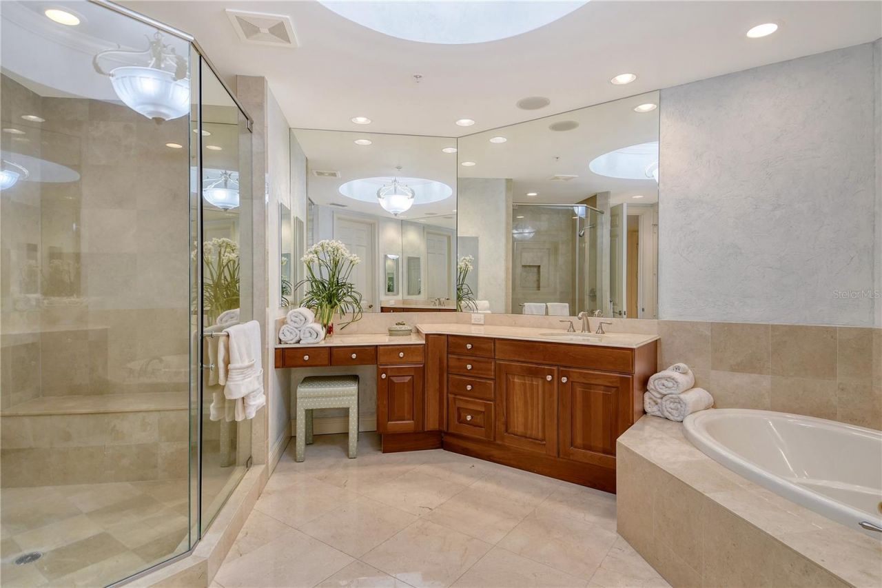 1300 Benjamin Franklin Drive, Unit 709, Sarasota, FL 34236 Photo