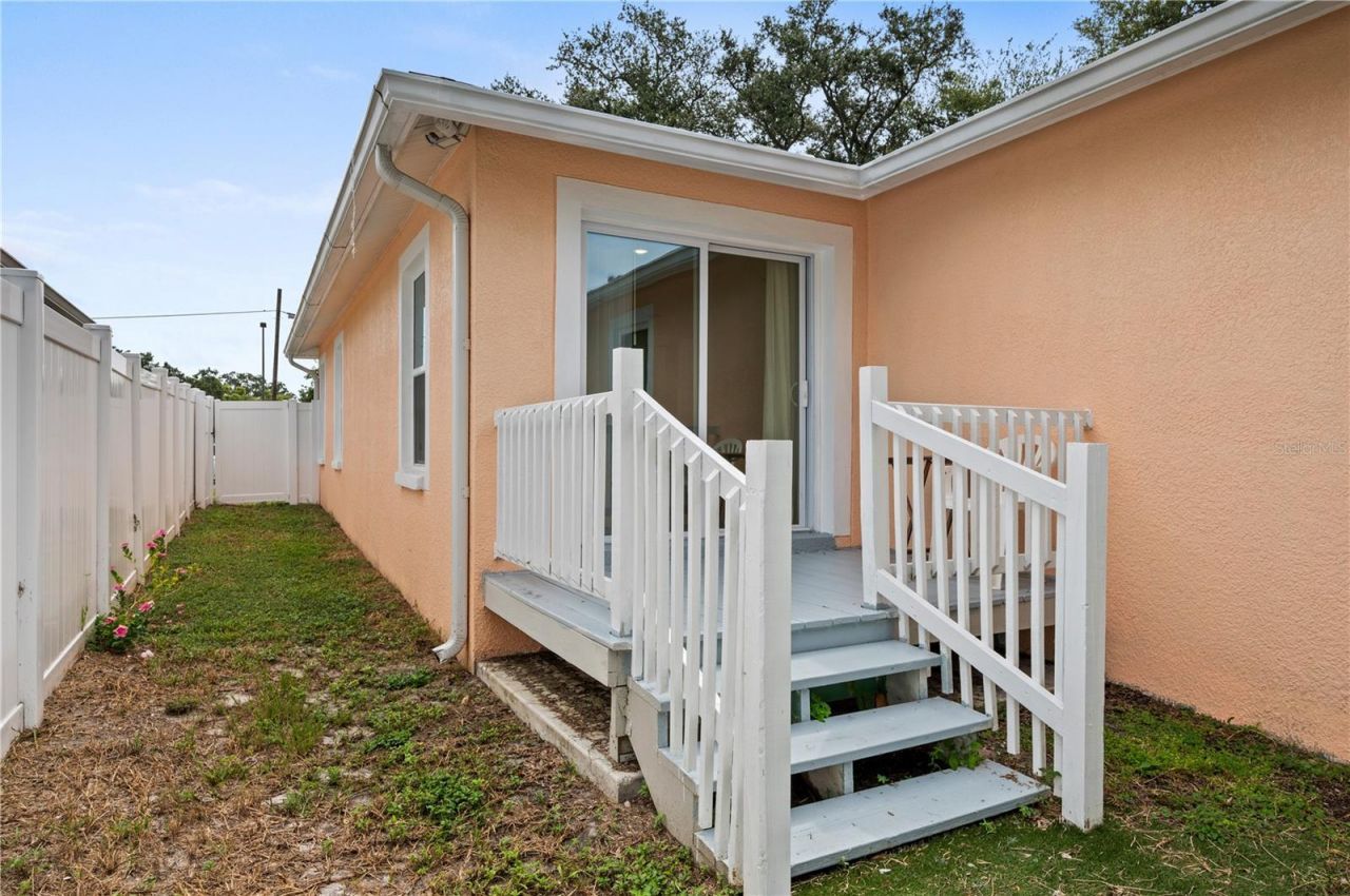 1703 12th Street S, Saint Petersburg, FL 33705 Photo