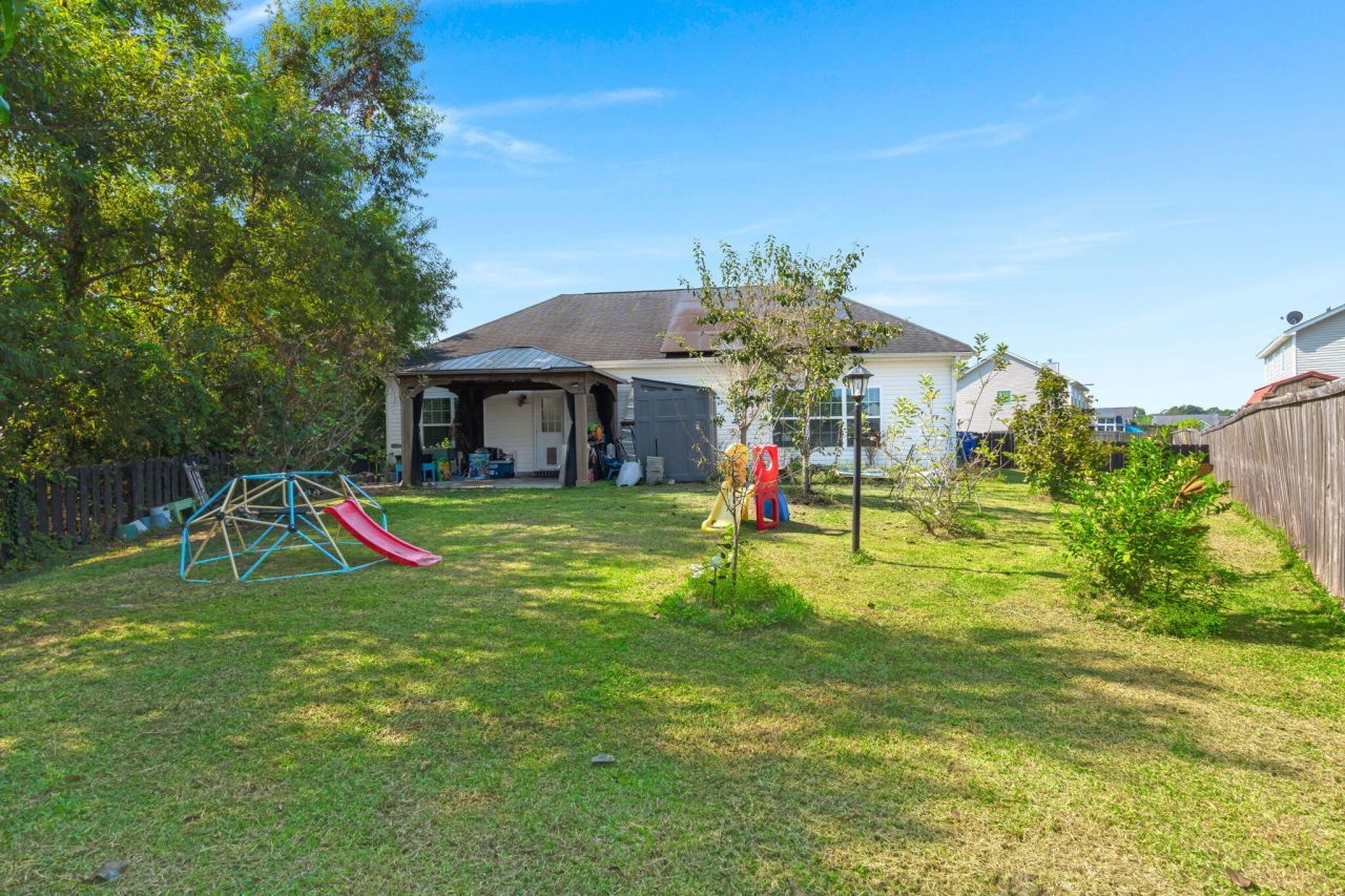 8127 Saveur Lane Photo 20