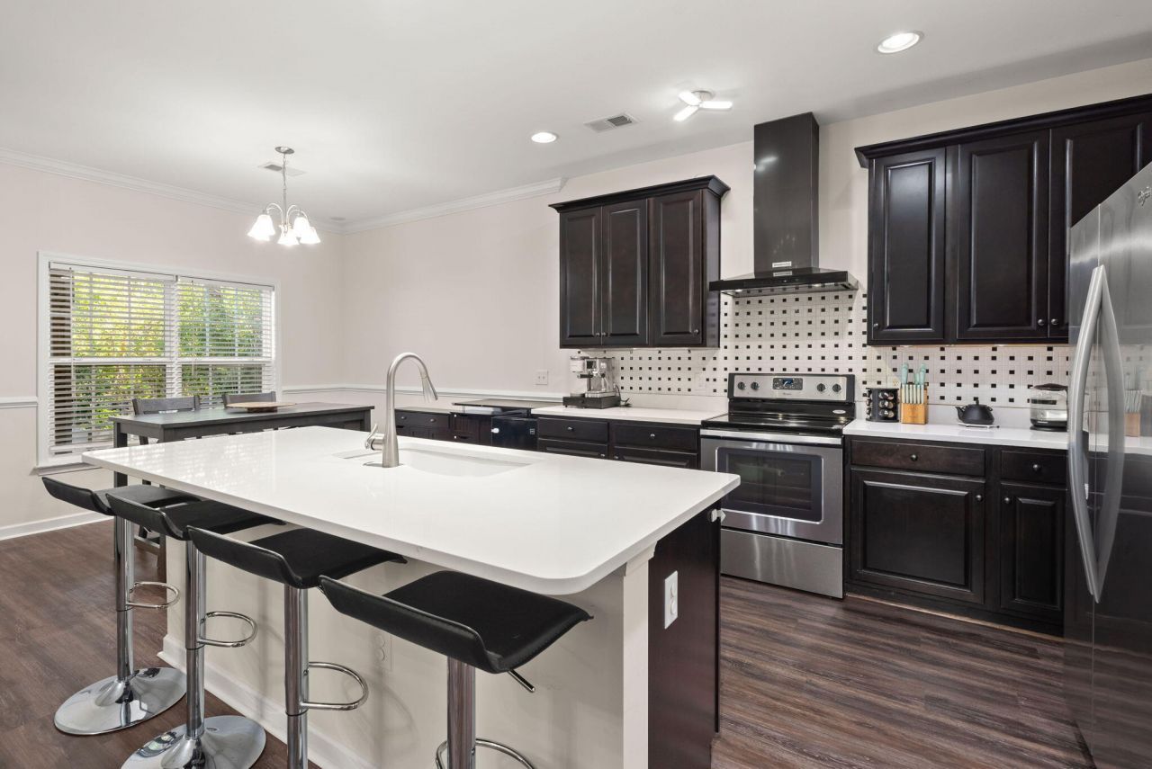 8127 Saveur Lane Photo 9