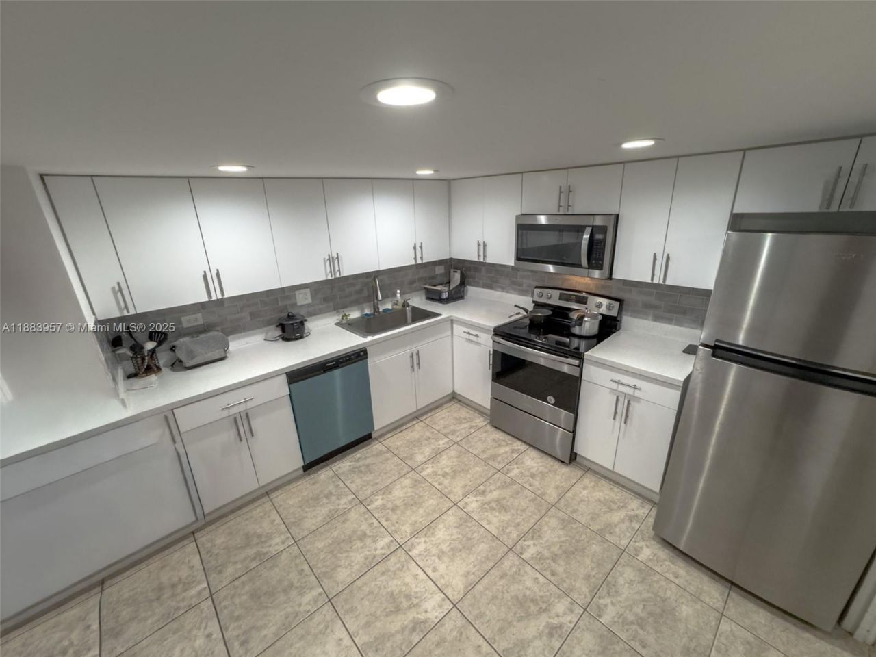 251 174th St, Unit 808, Sunny Isles Beach, FL 33160 Photo