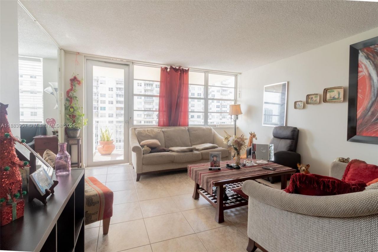 251 174th St, Unit 808, Sunny Isles Beach, FL 33160 Photo